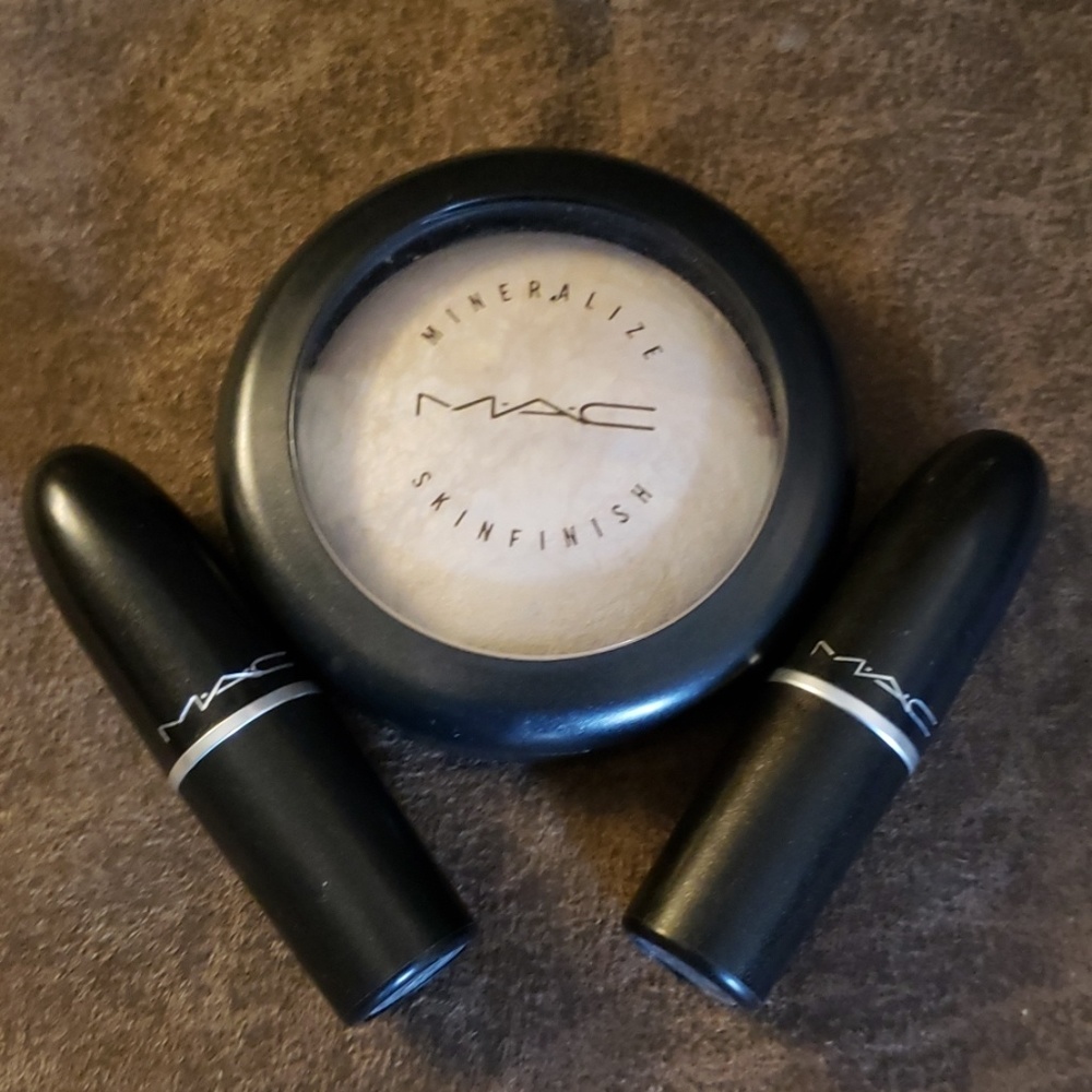 MAC bundle lips and finish